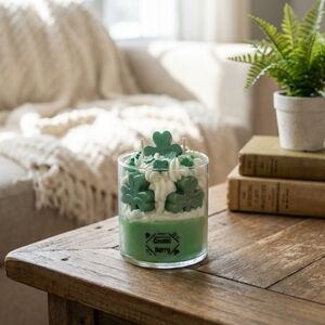 Cosmic Berry Clover Candle in Green and White